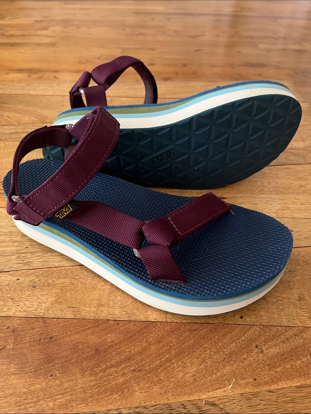 WOMENS TEVA UNIVERSAL FLATFORM RETRO PLATFORM SANDALS SZ 9